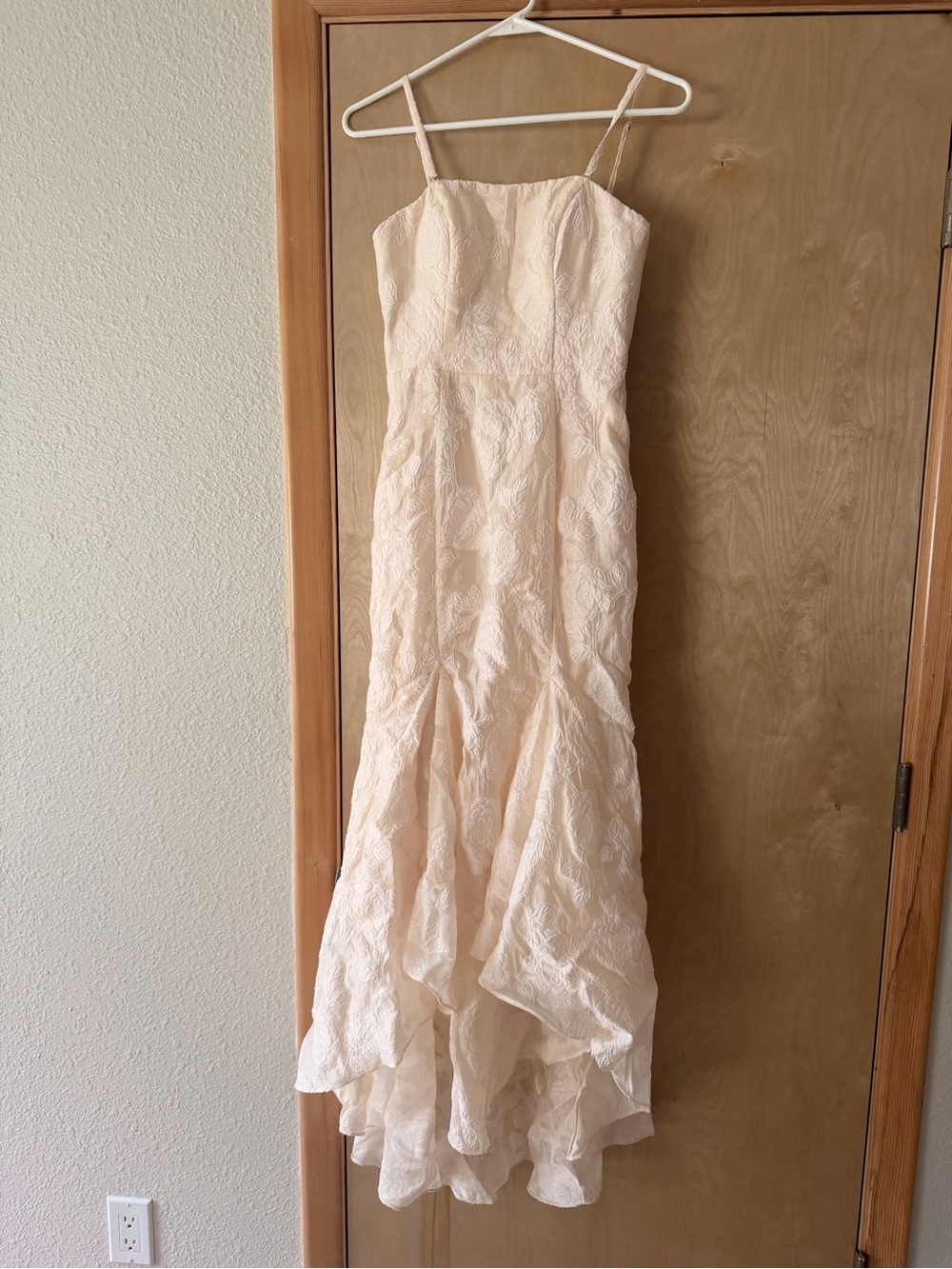 Azazie Cream Floral Jaquard Dress